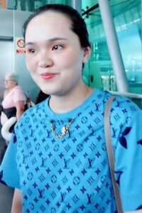 Vợ Duy Mạnh gây tranh cãi với bộ đồ hiệu trị giá nửa tỷ đồng
