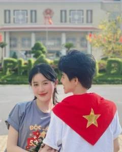 Ngôi Sao Việt Tôn Vinh Tình Yêu Quê Hương Qua Áo Phông Dịp 30/4
