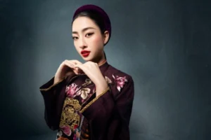 Lương Thùy Linh Tỏa Sáng Vẻ Đẹp Á Đông Với Áo Dài Tơ Tằm
